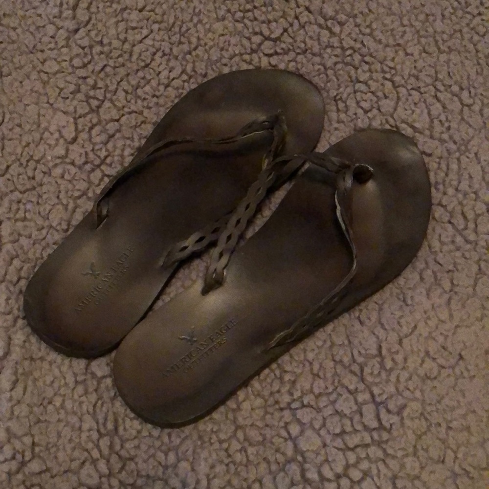 American Eagle Flip flips